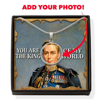 King George V Customized Photo Circle Pendant Jewelry With Message Card