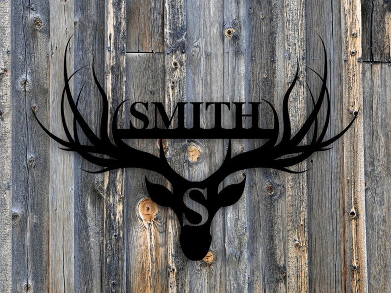 CustomsPig Custom Deer Last Name Sign Wall Art